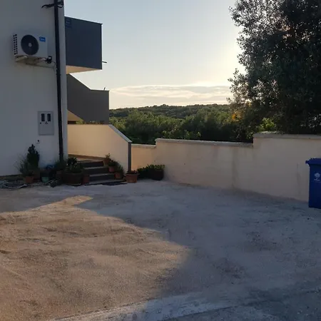 Apartmani Nora Stinjan Pula Exterior photo