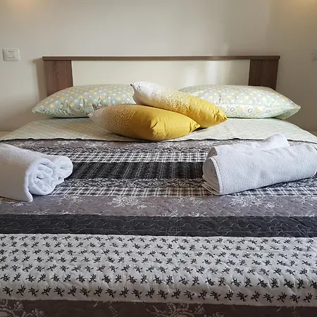 Apartmani Nora Stinjan Pula Exterior photo